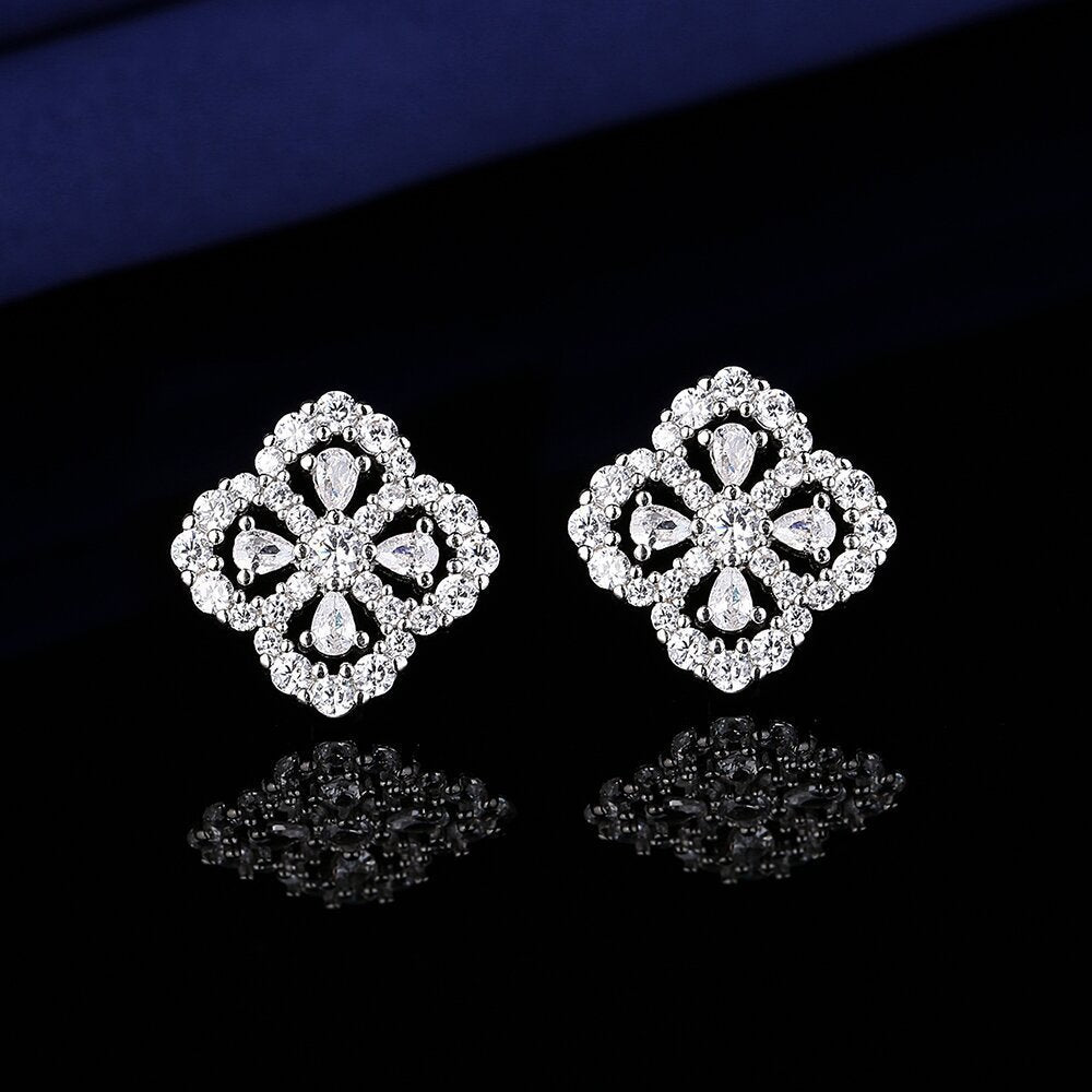 Heart-shaped Six-claw Inlaid Zircon Earrings